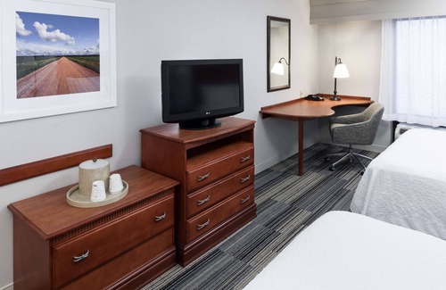 Cedar Rapids Hotel | Hampton Inn & Suites Cedar Rapids - North