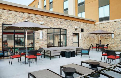 Waukegan Hotel | Hampton Inn & Suites Chicago/Waukegan