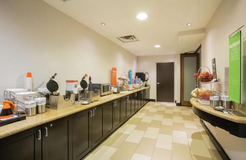 Uptown Hotel | Hampton Inn & Suites Denver-Downtown