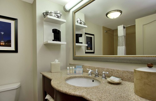 Florence Hotel | Hampton Inn & Suites Florence-Downtown