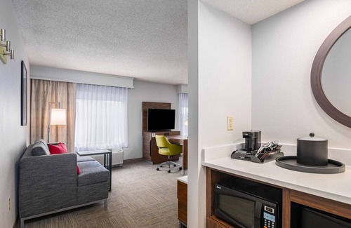 Manchester Hotel | Hampton Inn & Suites Hartford-Manchester
