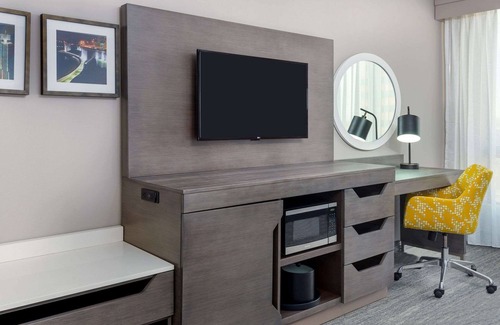Country Club Plaza Area Hotel | Hampton Inn & Suites Kansas City-Country Club Plaza
