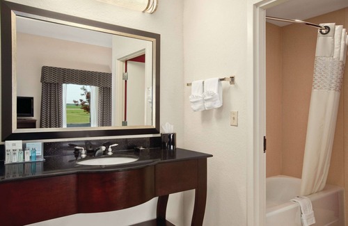 Millington Hotel | Hampton Inn & Suites Millington