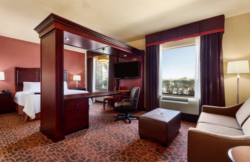 Mission Hotel | Hampton Inn & Suites Mission