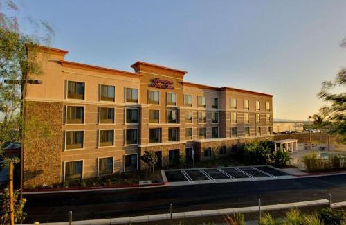 Moreno Valley Hotel | Hampton Inn & Suites Moreno Valley