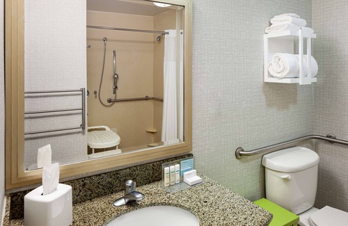 Mobile Hotel | Hampton Inn & Suites Mobile I-65@ Airport Blvd