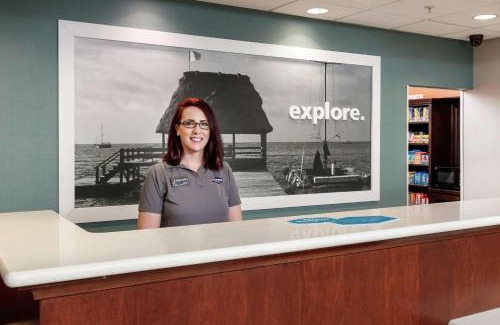 Navarre Hotel | Hampton Inn & Suites Navarre
