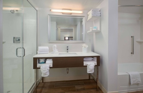 Central Scottsdale Hotel | Hampton Inn & Suites Phoenix/Scottsdale on Shea Boulevard