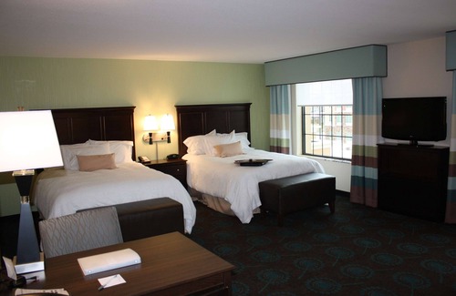 St. Cloud Hotel | Hampton Inn & Suites St. Cloud, MN