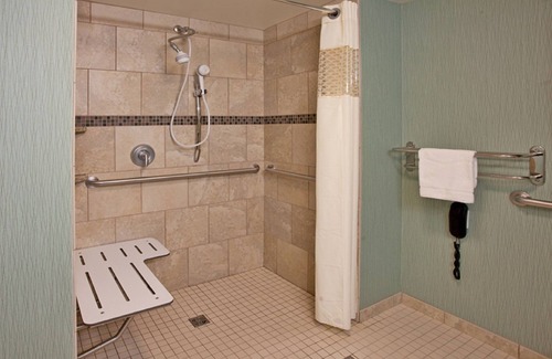St. Cloud Hotel | Hampton Inn & Suites St. Cloud, MN