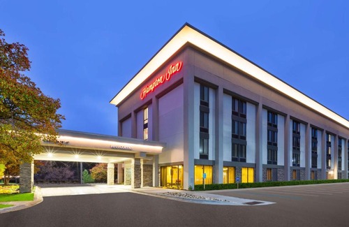 Traverse City Hotel | Hampton Inn Traverse City