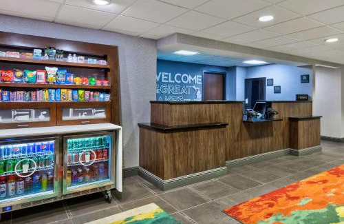 Traverse City Hotel | Hampton Inn Traverse City