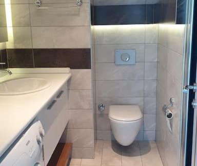 Aslanbucak Apartment | Han-De Homes 1 (1+1 70m2)Full eşyalı,havuzlu,otopark, denize 2km