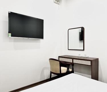 Hai Chau Hotel | Han Riverine Hotel & Cafeteria DaNang