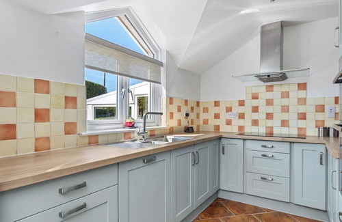 Roch Cottage | Hand picked for its stunning sea views, hot tub and within walking distance of the beach.