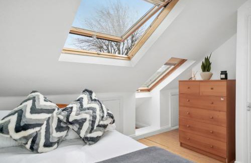 Hanger Hill Apartment | Hanger Lane Hububb Stay