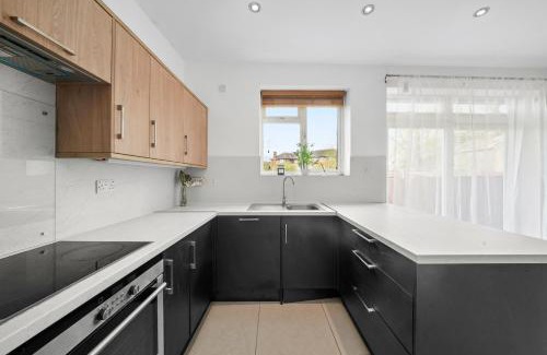 Hanger Hill Apartment | Hanger Lane Hububb Stay
