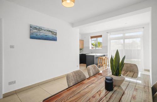 Hanger Hill Apartment | Hanger Lane Hububb Stay