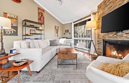 Montreat House | Hangin' Round | Unique Rondette with Game Room in Montreat!