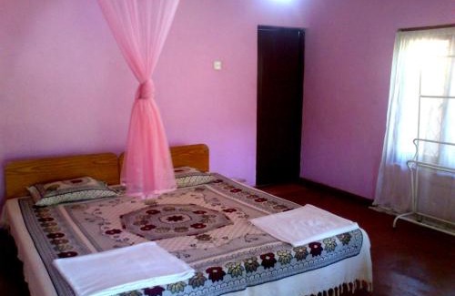 Peradeniya House | Haniffas Holiday Inn