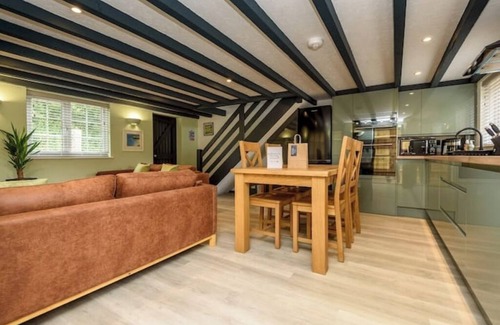 Looe Cottage | Hannafore Cottage : 2 bedroom with Hot Tub