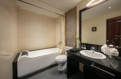 Hang Buom Hotel | Hanoi Traveller House