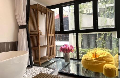 Hang Trong Apartment | HanoianHearths- HomeForAll-MiniPool-Projectors-Tub