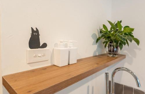 Hang Trong Apartment | HanoianHearths- HomeForAll-MiniPool-Projectors-Tub