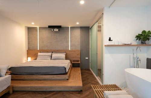 Hang Trong Apartment | HanoianHearths- HomeForAll-MiniPool-Projectors-Tub
