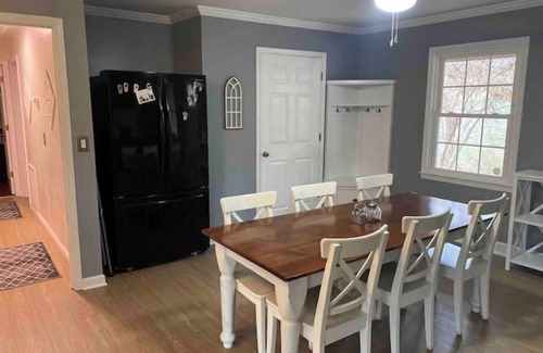 Seneca House | Hanover Haven 3 BR/2 Bath