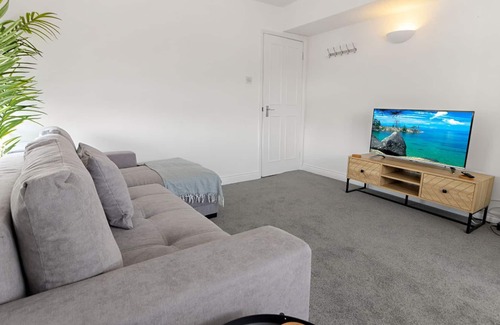 Exeter Apartment | Hansdon Place by Staytor Accommodation