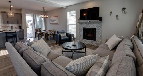 Ocean Shores House | Happiness Beach Cabin
