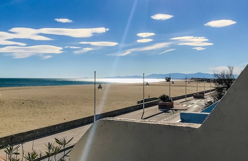 Leucate House | HAPPINESS! Facing the Beach ☀️ Sport, walks, chill-out, healing, caring.