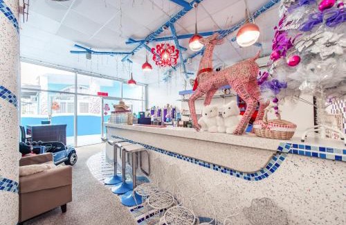 Xiaoliuqiu Bed & Breakfast | Happiness Pink B&B