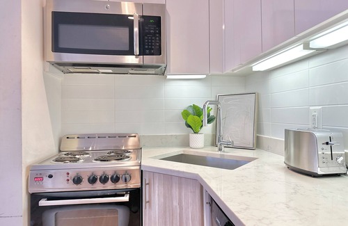 Midtown Apartment | Happy-Clean-New Home in Heart of NYC w/wifi and laundry