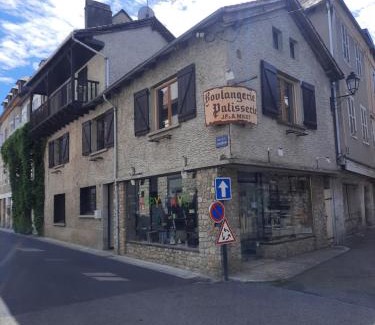 Beaulieu-sur-Dordogne Apartment | Happy Days 1