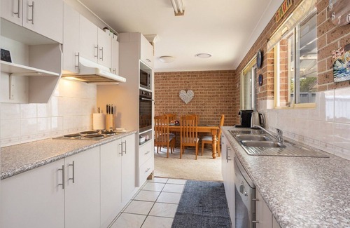 Culburra Beach House | Happy Dayz – Comfortable accommodation with pool