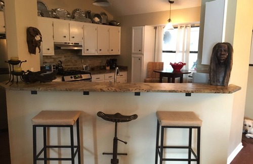 Mount Pleasant House | Happy Haven/Central Mt P/Screen Porch w/bar/Deck/BIG Private Fenced Back Yard