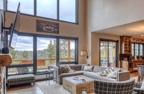 Deadwood House | Happy Hour Hideaway