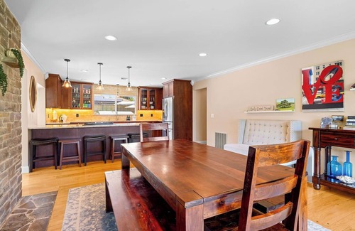Santa Rosa House | Happy House Getaway – Pool, Hot Tub & Chef’s Kitchen in Wine Country