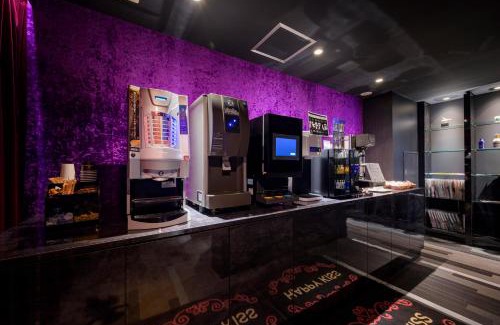 Showa Hotel | Happy Kiss (Adult Only)
