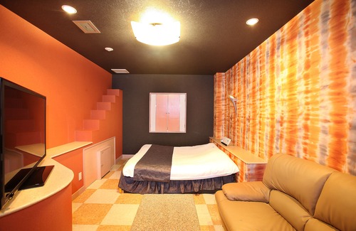 Showa Hotel | Happy Kiss - Adults Only