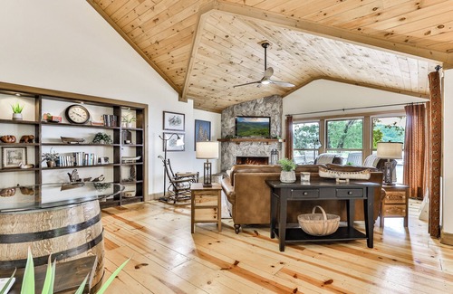 Big Canoe Cabin | Happy Ours - Big Canoe GA