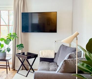 Scharbeutz Apartment | HAPPY PLACE mit Sonnen-Balkon und Stellplatz nur 400 m zum Strand