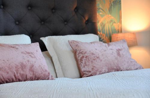 Scharbeutz Apartment | HAPPY PLACE mit Sonnen-Balkon und Stellplatz nur 400 m zum Strand