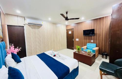 Saket Hotel | Happy Residency - Near Saket Metro