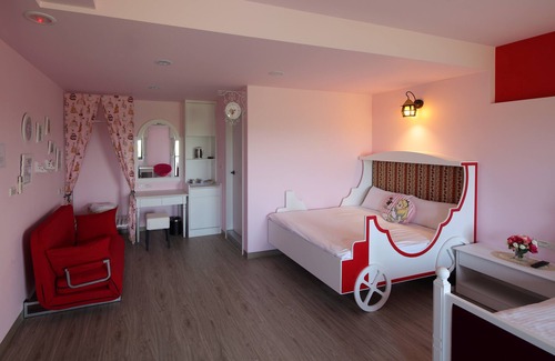 Wujie Bed & Breakfast | Happy Together B&B