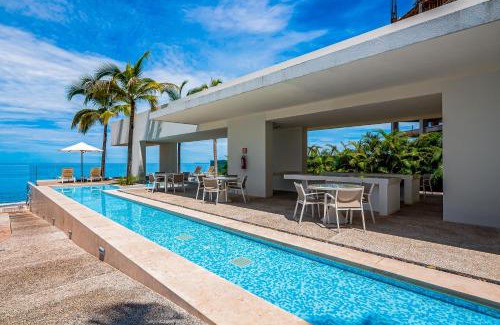 Las Glorias Hotel | Harbor 171 #711