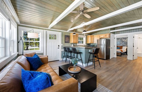 Fish Creek Cottage | Harbor Cottage | Downtown Fish Creek-Dog Friendly