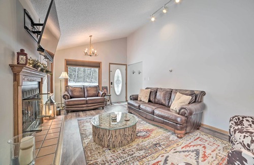 Harbor Springs Cottage | Harbor Springs Home: 1 Mi to Nubs Nob Ski Resort